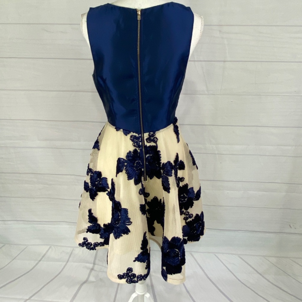 Maniju Blue Ivory Floral Fit and Flare Short Dress Sleeveless Formal Size Large - Picture 6 of 11